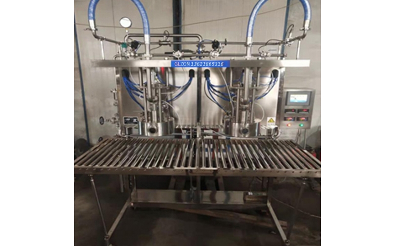 新型BIB無菌灌裝機(jī)