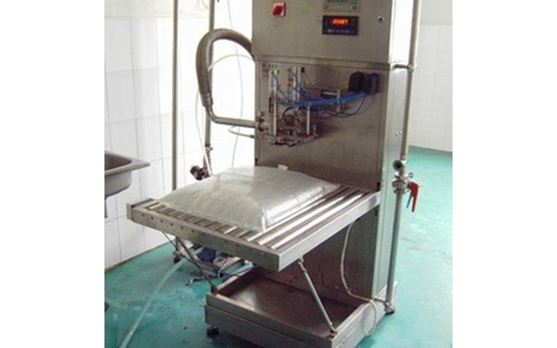 液體盒中袋灌裝機