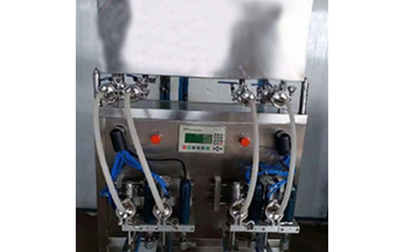 自立袋旋蓋灌裝機